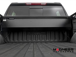 Chevrolet Silverado 1500 Bed Cover - Retractable - Powered - 5'10" Bed Chevrolet Silverado 1500 Bed Cover - Retractable - Powered - 5'10" Bed